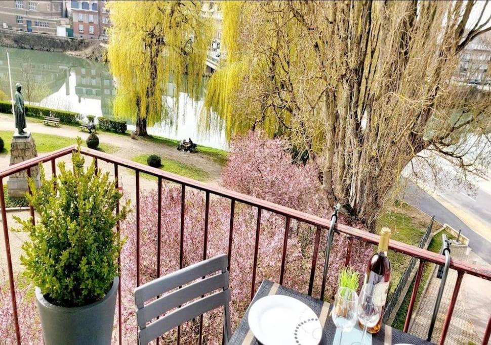 T1 Cocooning A L'Hotel De Ville Charleville-Mézières المظهر الخارجي الصورة